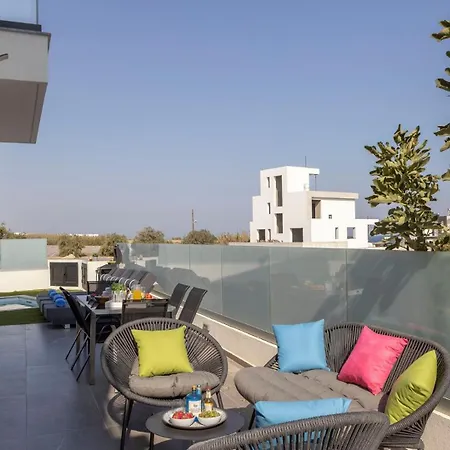 Villa Iva By The Sea *