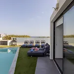 Villa Iva By The Sea *