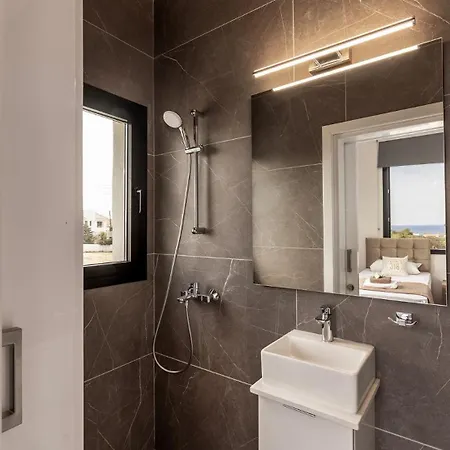 Villa Iva By The Sea *