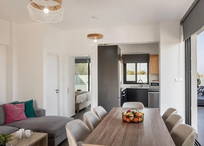 Iva By The Sea Villa Paralímni